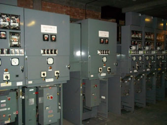 Typical HG12 double busbar switchboard